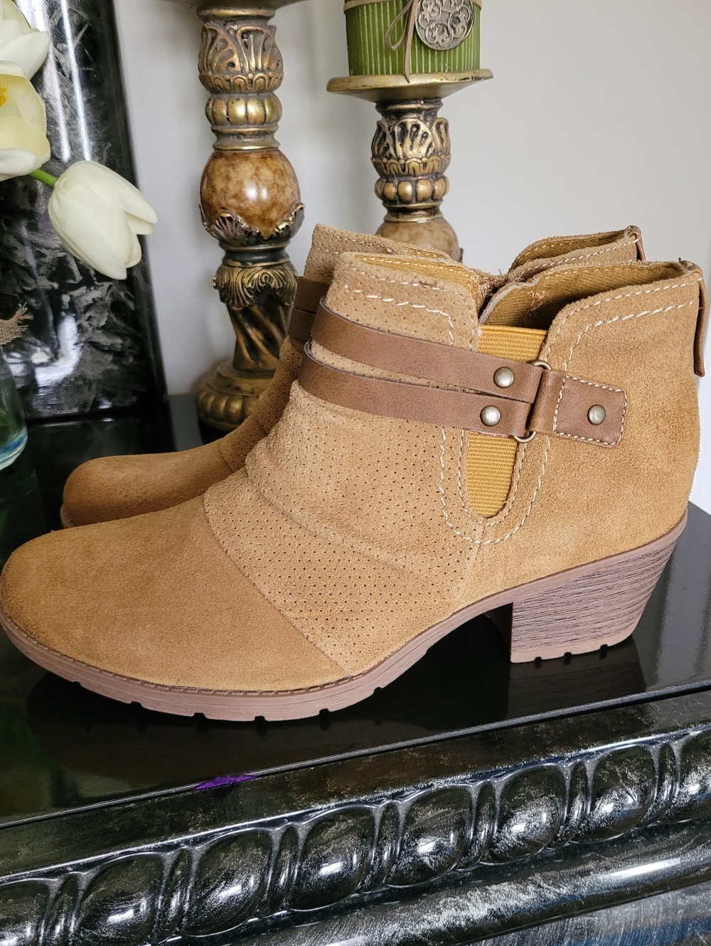 Earth Origins Odel Bone Brown Suede Ankle Booties with Strap Detail US 9 NEW - Picture 11 of 16
